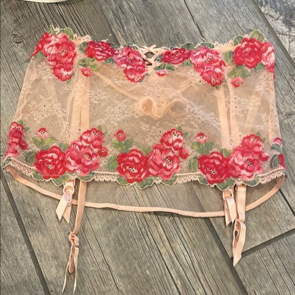 Victoria's Secret Pink garder